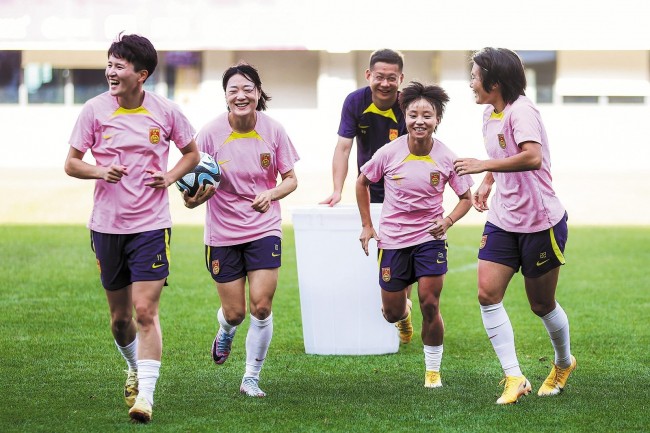 热身赛中国女足2-2战平哥伦比亚