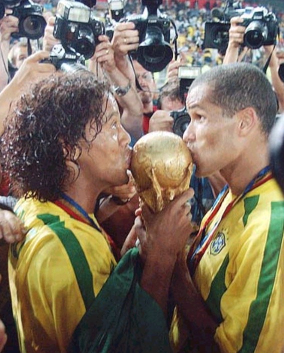 巴西夺得2002年世界杯冠军