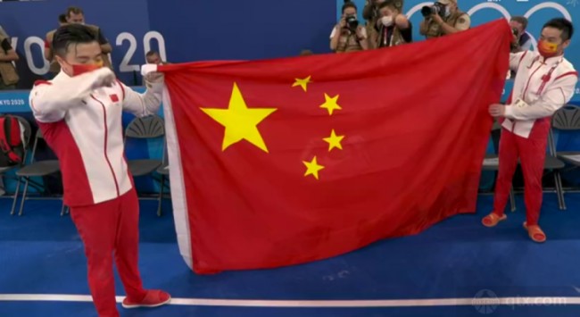 中国体操男子吊环包揽金银牌
