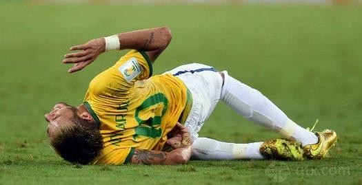 2014年世界杯內馬爾受傷
