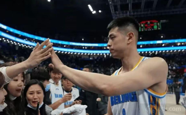 北京首钢男篮球员方硕