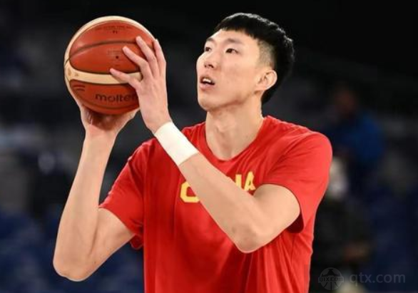 中国男篮核心球员周琦