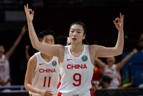 中国女篮球员李梦