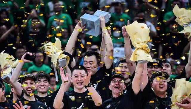 辽宁男篮成功拿到了2022-2023赛季CBA总冠军