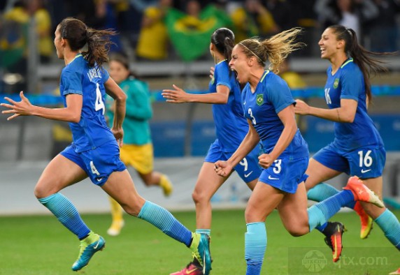 瑞典女足胜利庆祝
