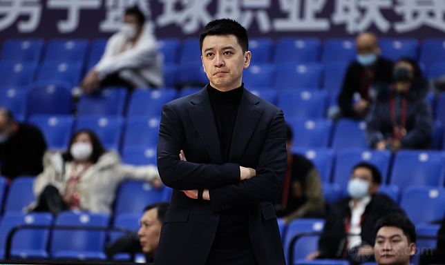 辽宁男篮主教练杨鸣