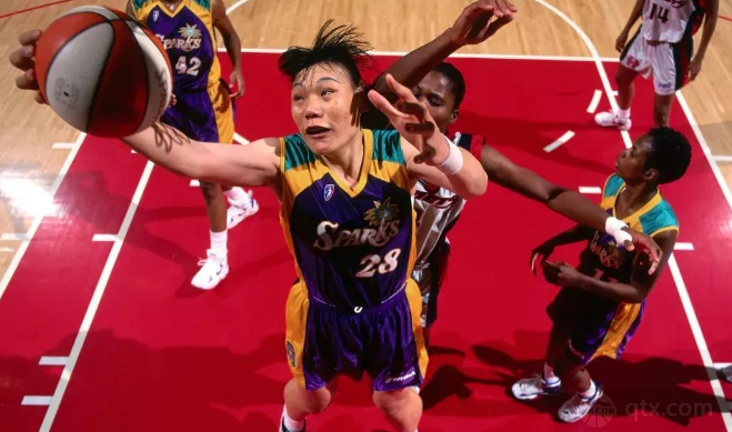 中国女篮名宿郑海霞征战WNBA
