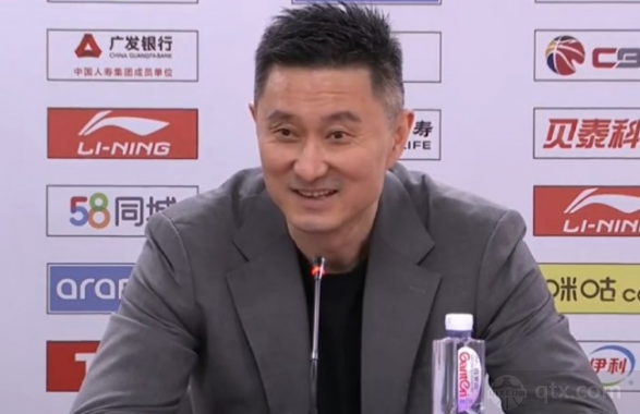 广东男篮主教练杜锋