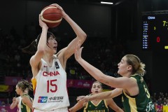 女篮亚洲杯赛况中国女篮74-60澳大利亚女篮 韩旭砍下17分15篮板4盖帽中国女篮和日本会师决赛