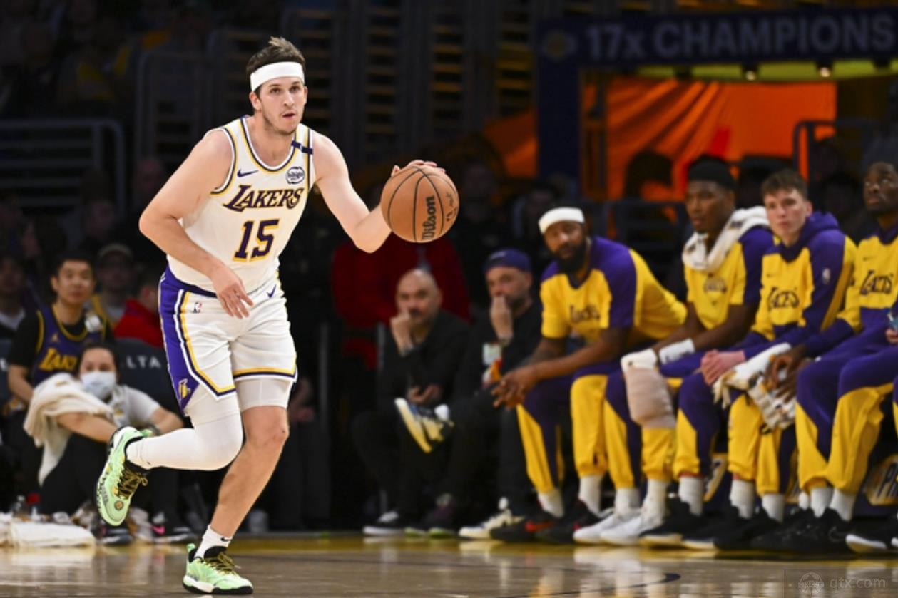 里夫斯最高可签5年2.4亿美元