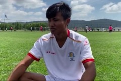 云南河中练球少年试训中乙球队：感受到与职业的差距 会坚持足球梦
