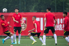越南足球专家希望12强赛抽到中国 越南能战胜他们