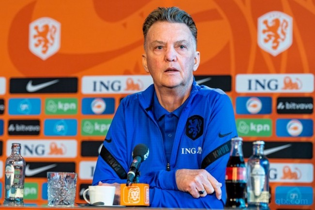 范加尔解释维纳尔杜姆缺席荷兰国家队原因