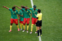 喀麦隆女足推搡中国裁判 世界杯赛场上演闹剧
