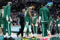 字母哥小腿拉伤预计缺席2-4周 赛季场均28.9分10.1板