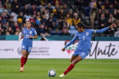 牙买加女足逼平法国队 获得世界杯史上首个积分
