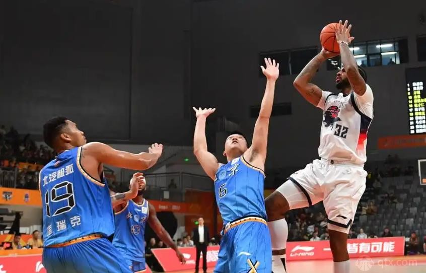 CBA新赛季争冠形势分析