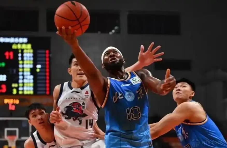 北汽男篮新赛季目标是冠军