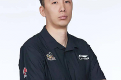 易立个人资料简介 球员时期效力江苏男篮18个赛季