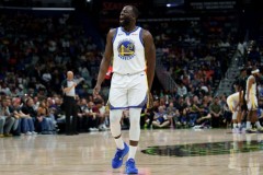 科尔与追梦格林场上起争执 后者回到更衣室且再无上场