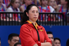 中国女篮主教练赛后采访 确保奥运会参赛资格争取取得更好的成绩