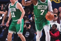 NBA常规赛绿军客场113-119不敌活塞遭遇3连败 布朗空砍41分