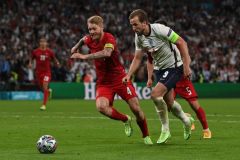 欧洲杯最新战报：120分钟英格兰2-1淘汰丹麦，首次杀进欧洲杯决赛