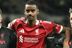 伊萨克骨折成功接受手术 预计将长期休战