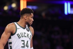 曝字母哥与雄鹿交易结局已定 本人给出最新回应