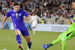 阿尔瓦雷斯在阿根廷国家队陷入进球荒 世界杯半决赛后11场比赛未有取得进球