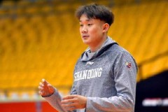 丁彦雨航自宣加盟上海男篮 和球队达成一年C类合同