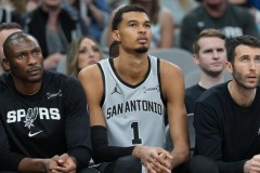 文班亚马生涯11次单场30+5封盖追平麦卡杜 并列历史第十