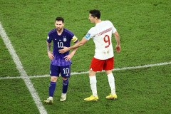 波兰主帅称莱万若搭档梅西能进5个 莱万单核带队晋级世界杯淘汰赛