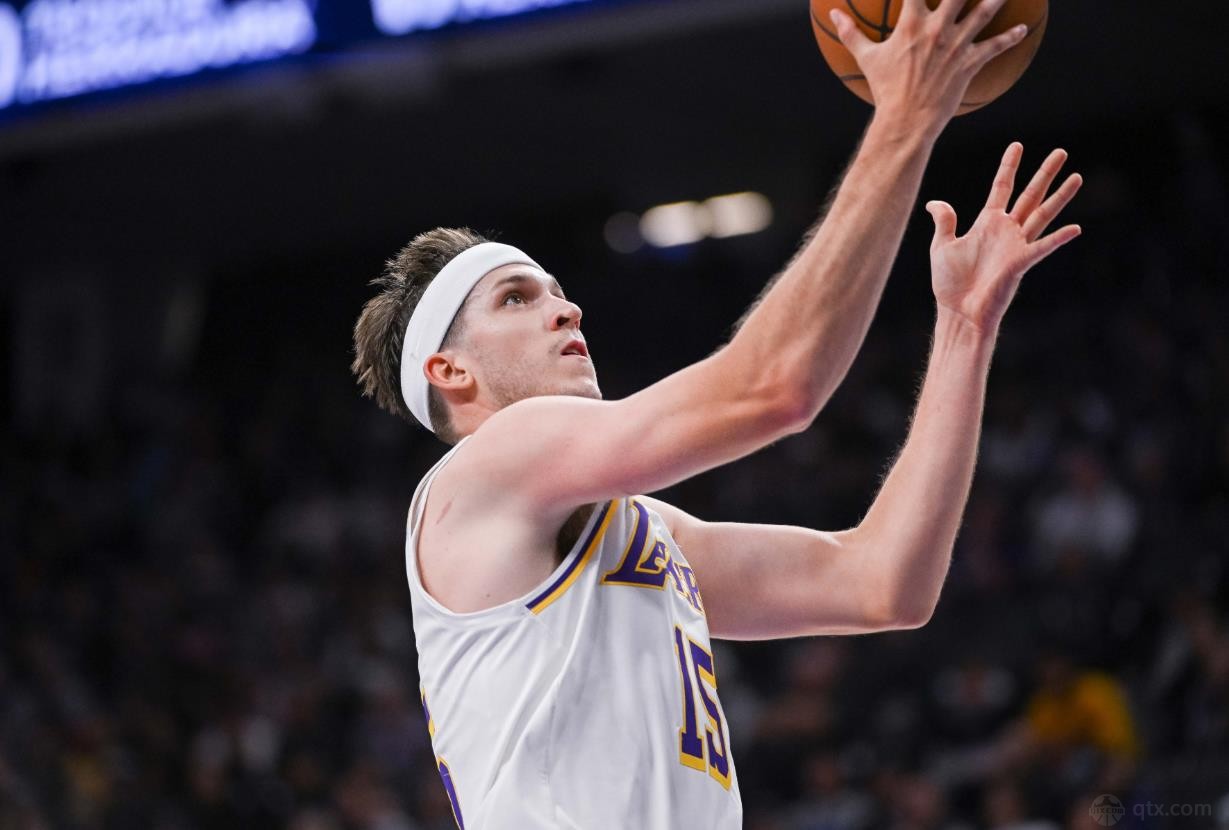 NBA首周比赛平均收视人数创近8年新高