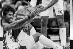 NBA常规赛76人客场117-116险胜凯尔特人 马克西40分 恩比德仅得4分