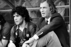 阿根廷传奇教练梅诺蒂去世 梅西向这位传奇人物致敬