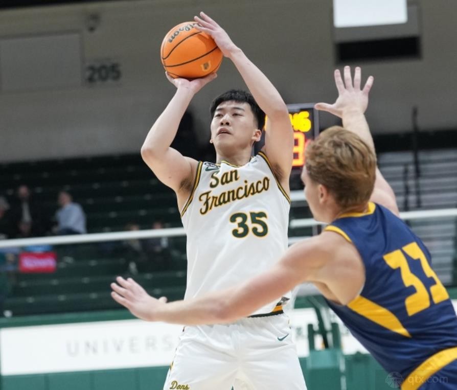 王俊杰NCAA赛季首秀砍下9分