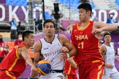 中国3人男篮奥运首胜 胡金秋罚球绝杀