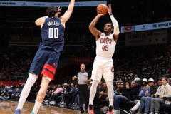 骑士逆转送奇才四连败 米切尔末节独砍24分