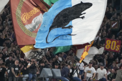 小曼奇尼揮舞老鼠旗被處罰 羅馬球迷為他籌集罰款