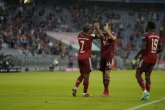 防守不夠進攻來湊 拜仁3-2科隆終獲新賽季德甲聯賽首勝