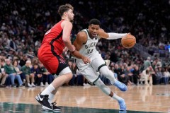 曝火箭或成为字母哥最理想下家 交易将涉及申京