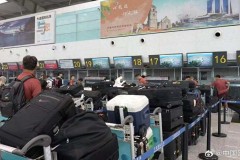 国足回应东亚杯行李多问题 51人共140件