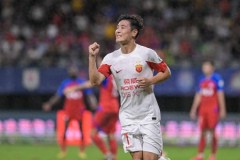 海港新闻官晒武磊本赛季奖项 4次当选中超月最佳球员