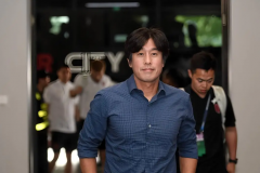 蓉城球迷热情迎接徐正源 蓉城将举行送别仪式