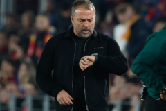 亚马尔被换下后显不满 赛后弗里克调侃