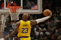 41岁詹姆斯砍30分 霸榜41岁单场得分前三