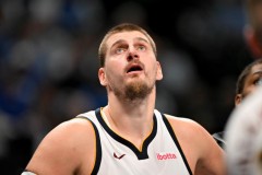 约基奇明天接受全面医疗检查 日前因膝盖受伤提前离场