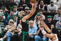 nba半决赛今日最新战报凯尔特人127-102大胜尼克斯 怀特34分唐斯19分8板