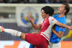 南野拓实在法国杯中受伤 被担架抬离现场